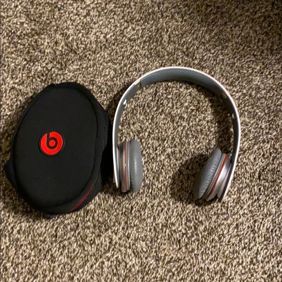 Beats headphones - Picture 1 of 3